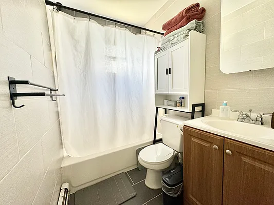 Rented by Compass | media 9