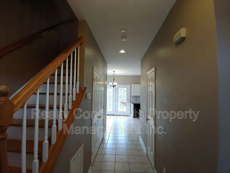 3310 Mill Spring Ct — Photo 4