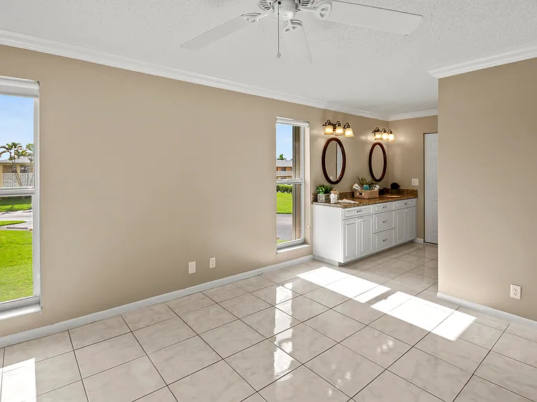 1421 NW 20th Ave #204 — Photo 17