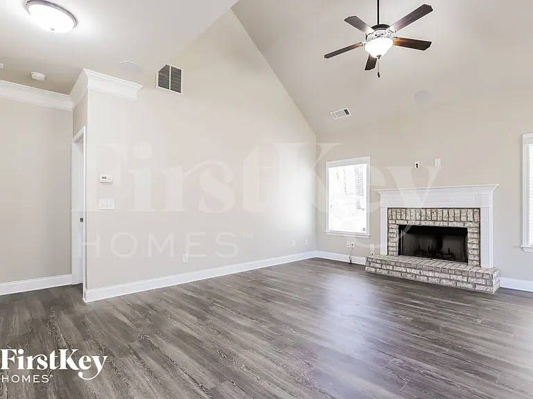 4321 Yonah Park — Photo 3