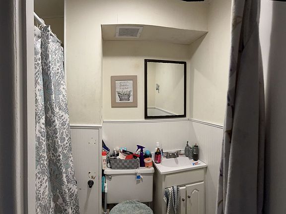 4th image of 218-220 West St #2