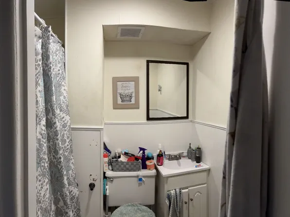 218-220 West Street, 218-220 West St #2, Leominster, MA 01453