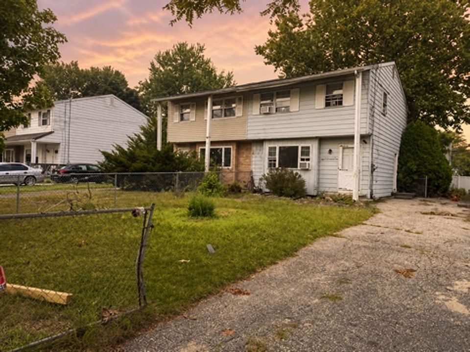 1st image of 801 Cedar St