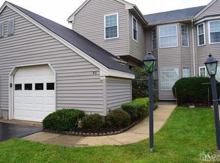 4 George Washington Dr #B, Monroe Township, NJ 08831