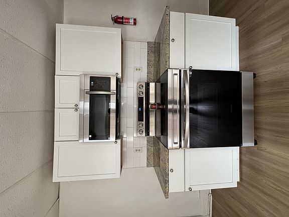 4th image of 1031 Spruce St APT 2
