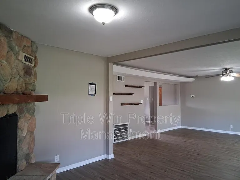 468 June Dr — Photo 4