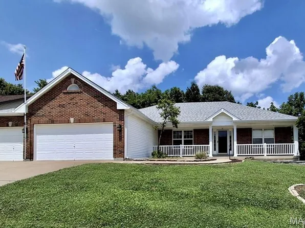 4133 Stonecroft Dr, Saint Charles, MO 63304