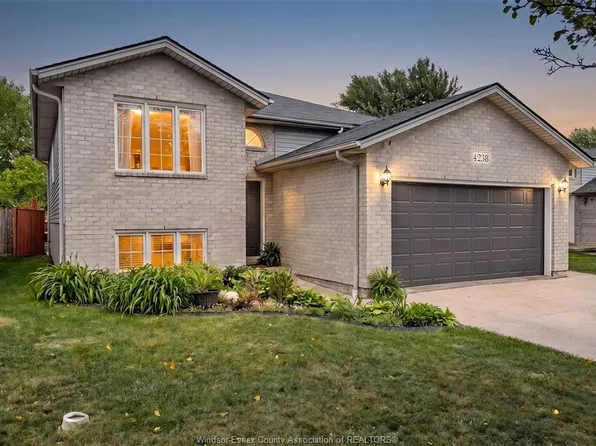 4238 Sharon Ave, Windsor, ON N9G 2X9