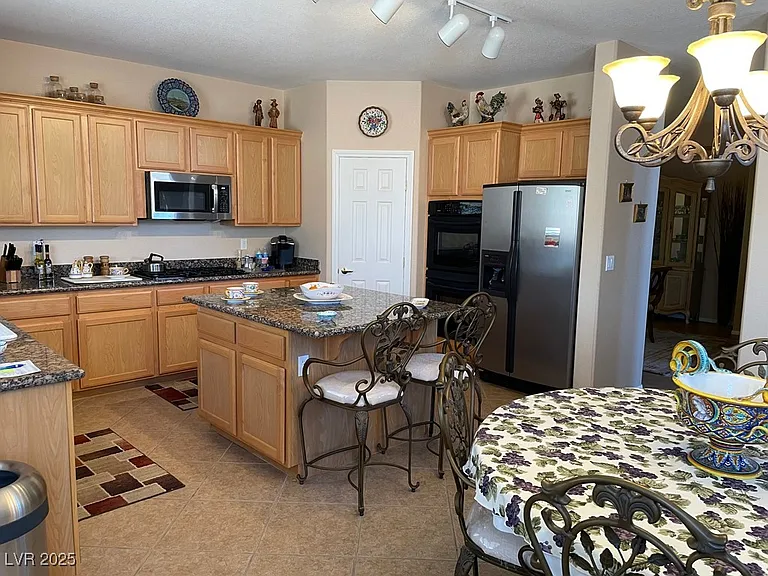 170 Arches Ct — Photo 13