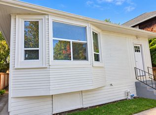 909 23rd Ave, Seattle, WA 98122