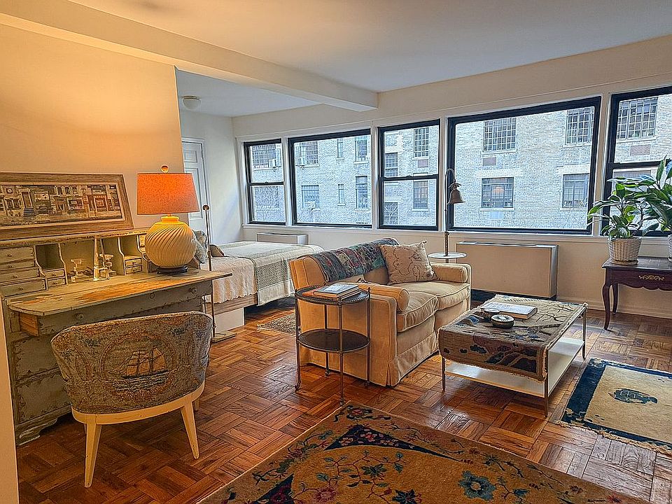1st image of 55 E 9th St APT 4C