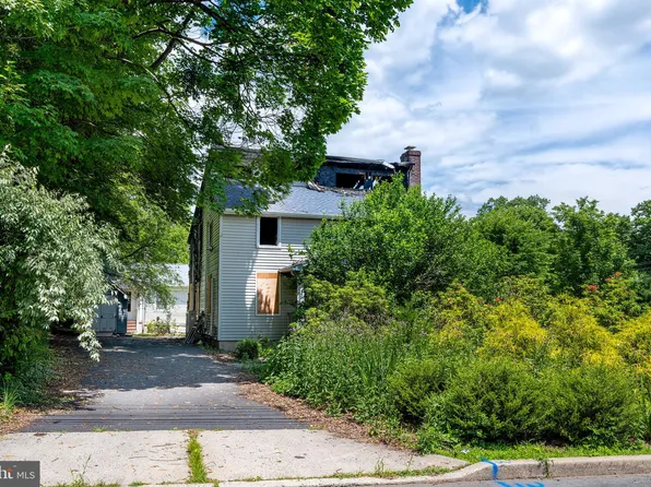27 E Franklin Ave, Pennington, NJ 08534