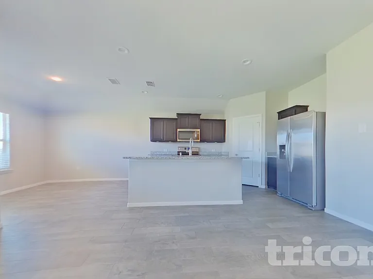 9216 Castorian Dr — Photo 4