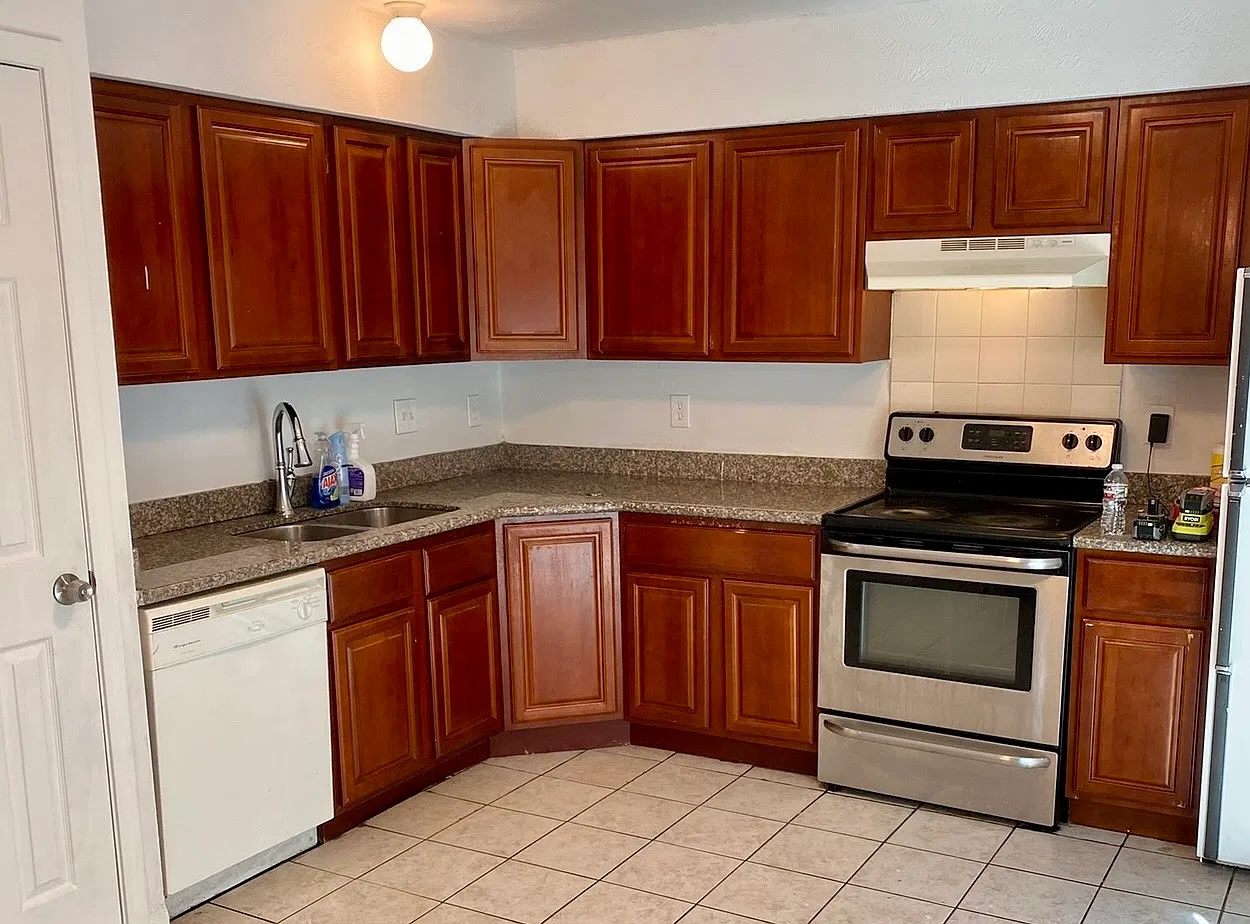 2 bed, 1.5 bath, 1100 sqft, $1,200 — Photo 1