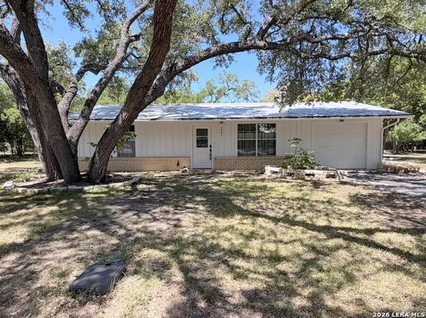 221 Felps Dr, Blanco, TX 78606