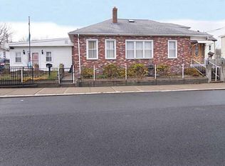 88 Pomona Ave, Providence, RI 02908