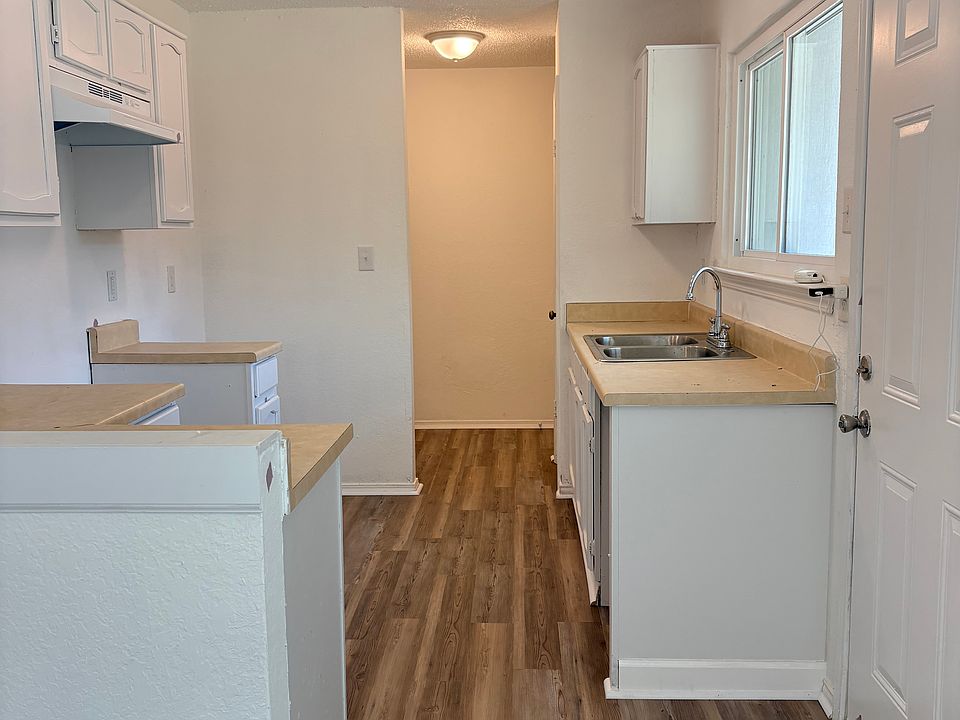 1st image of 939 Carom Way
