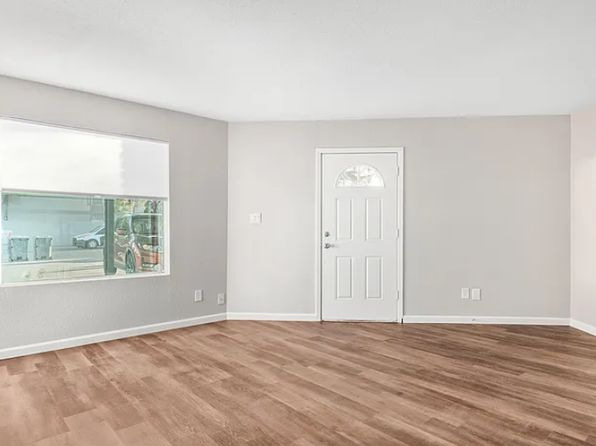 1146 E 2nd St APT B