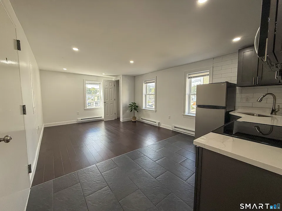 25 Brewer St #3