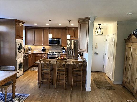 3rd image of 20 Channing Pl APT 1L