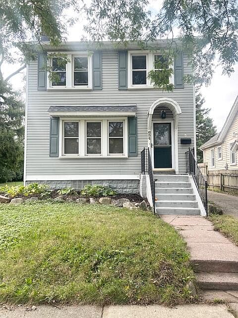 1st image of 634 Channing St
