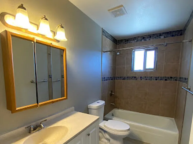1516 N Brook Ct — Photo 11