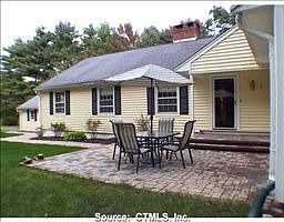 2nd image of 11 Glen Hollow Ln