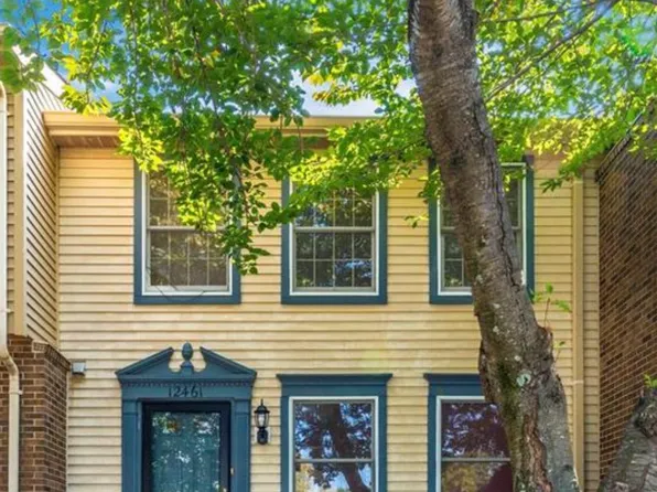 12461 Quail Woods Dr, Germantown, MD 20874