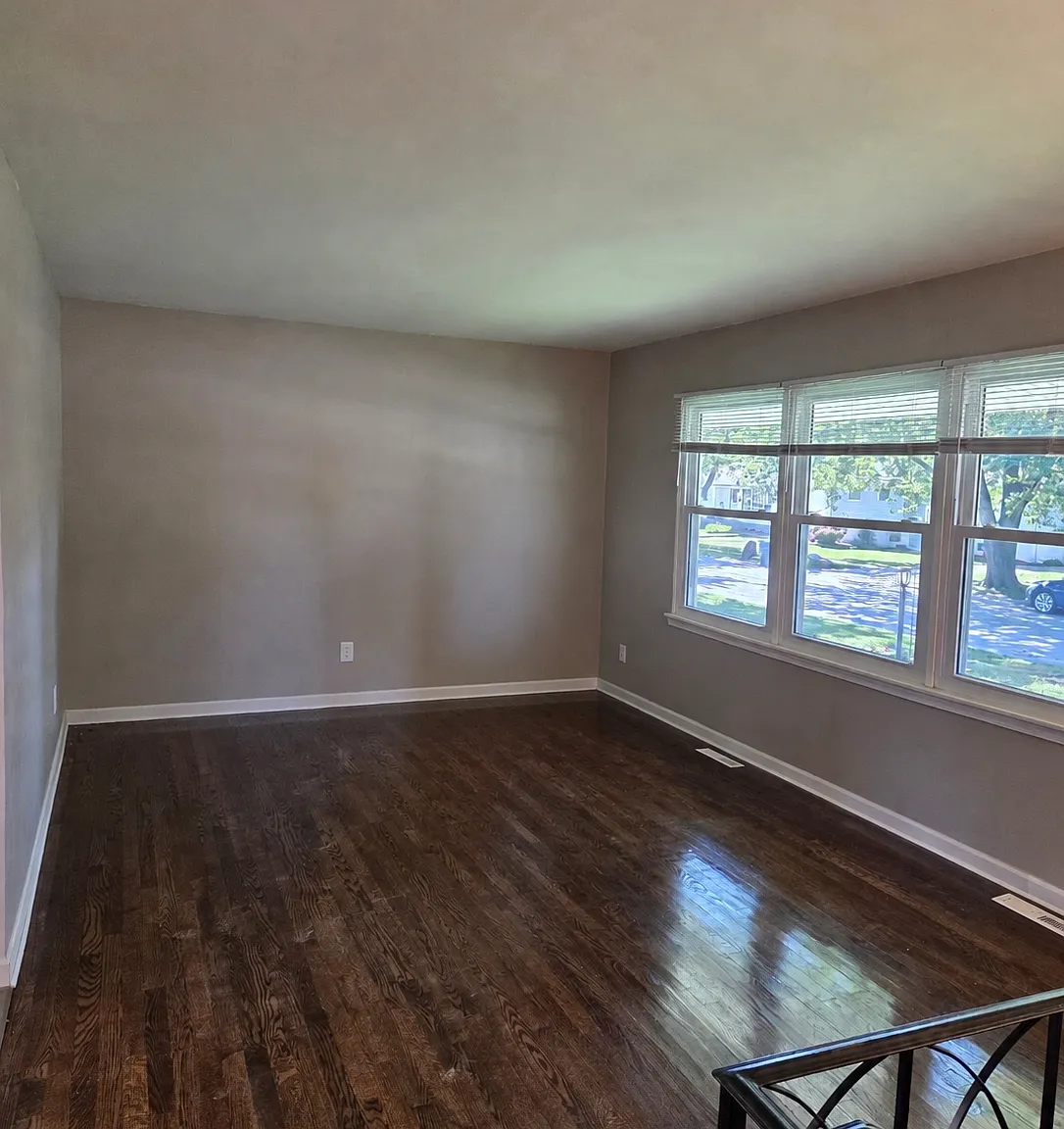 3 bed, 1200 sqft, $1,995 — Photo 3