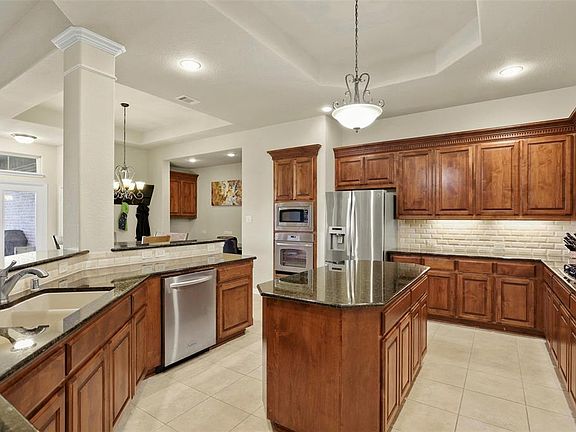 3rd image of 6967 Capella Park Ave