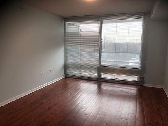 3rd image of 9655 Woods Dr Unit 613