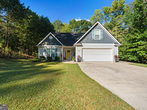 54 Farrington Dr, Newnan, GA 30263