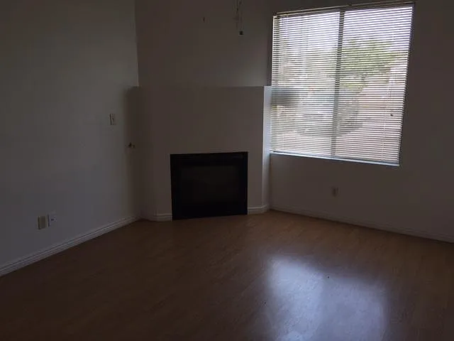 2 bed, 1050 sqft, $1,150 — Photo 2