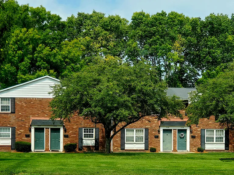 Apartment Building at Carriage House West