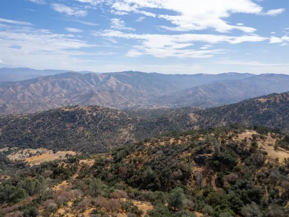 26608 Desert Oak Ct, Keene, CA 93531