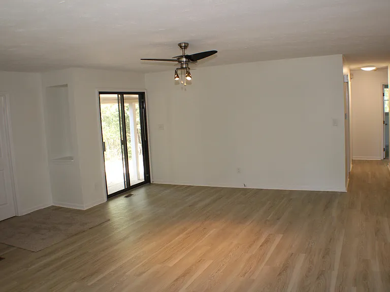3193 Carriage Ln — Photo 11