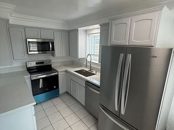 5th image of 4461 Green Ave APT C