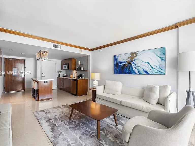 6801 Collins Ave #1010 — Photo 4