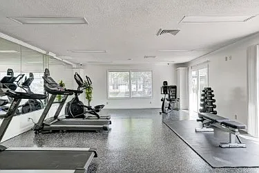 Maison Gardens Apartments — Photo 1