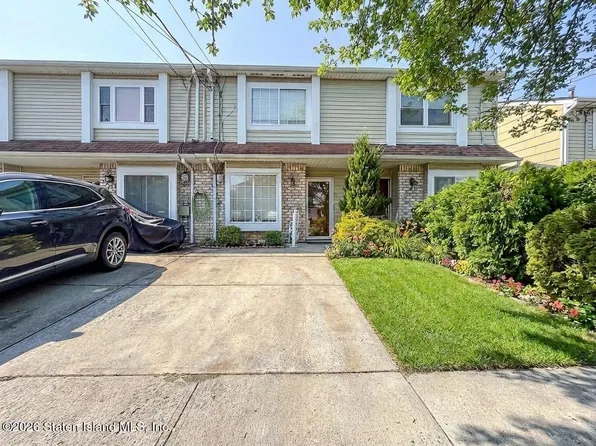 36 Seguine Pl, Staten Island, NY 10312