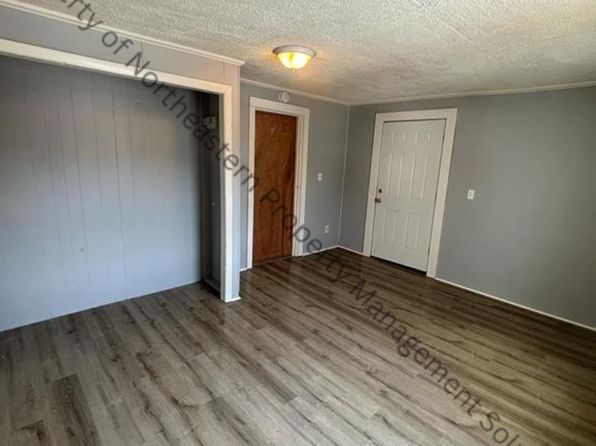 325 Pine St #1, Rumford, ME 04276