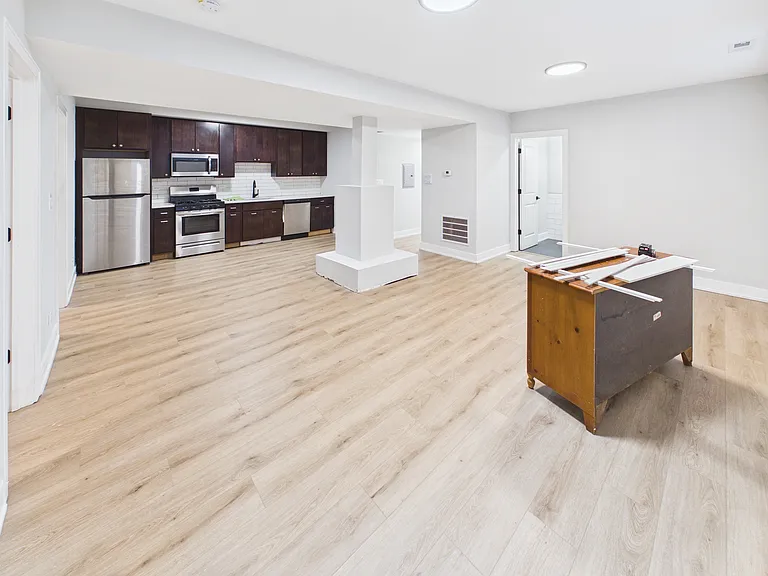 2401 S Homan Ave — Photo 17