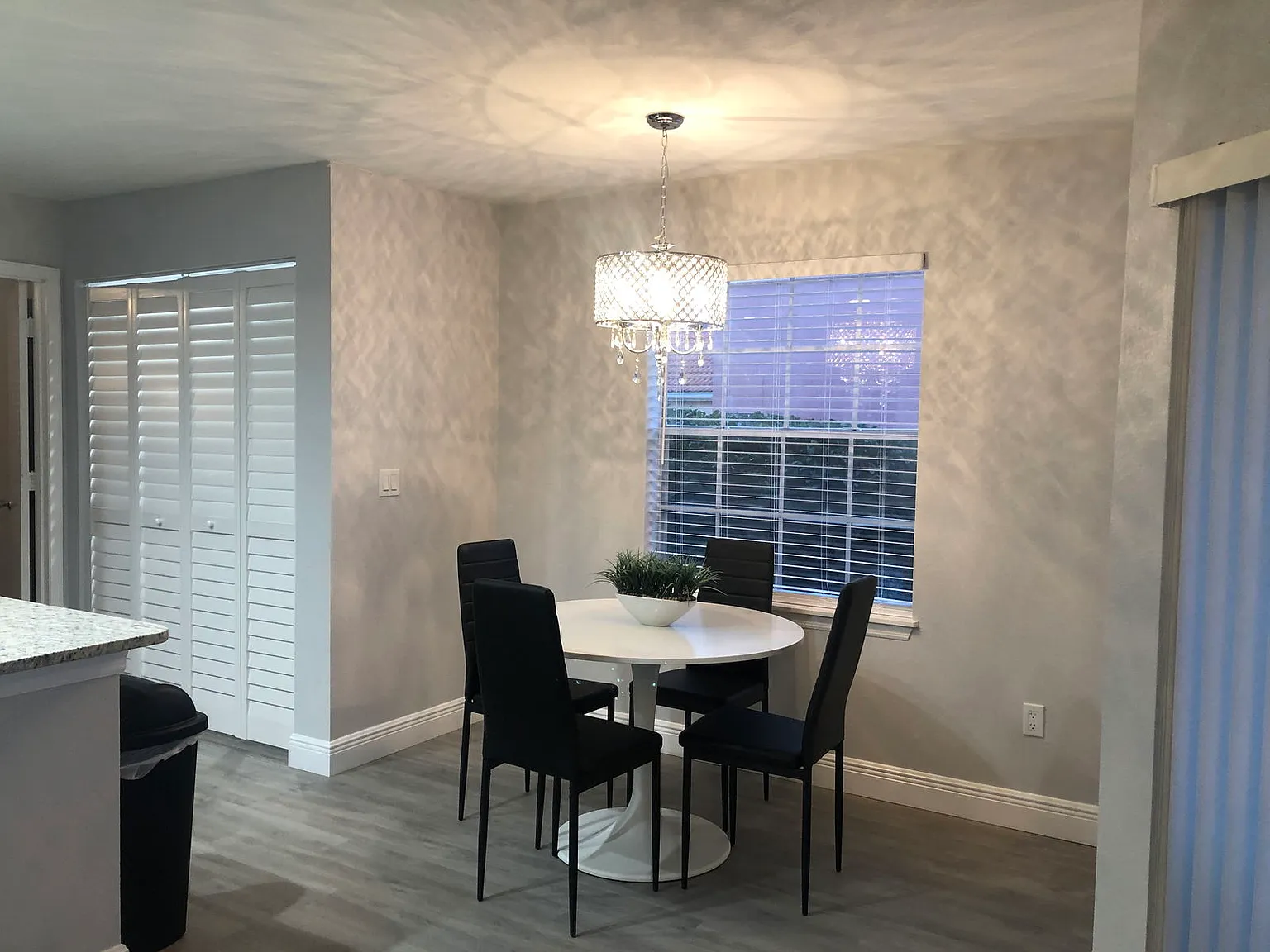 1 bed, 1.0 bath, 842 sqft, $2,500 — Photo 2