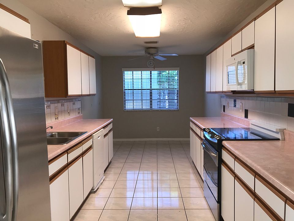 1st image of 184 Balfour Dr