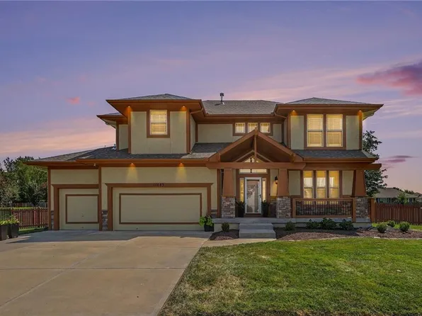 11043 Northridge Dr, Kansas City, KS 66109