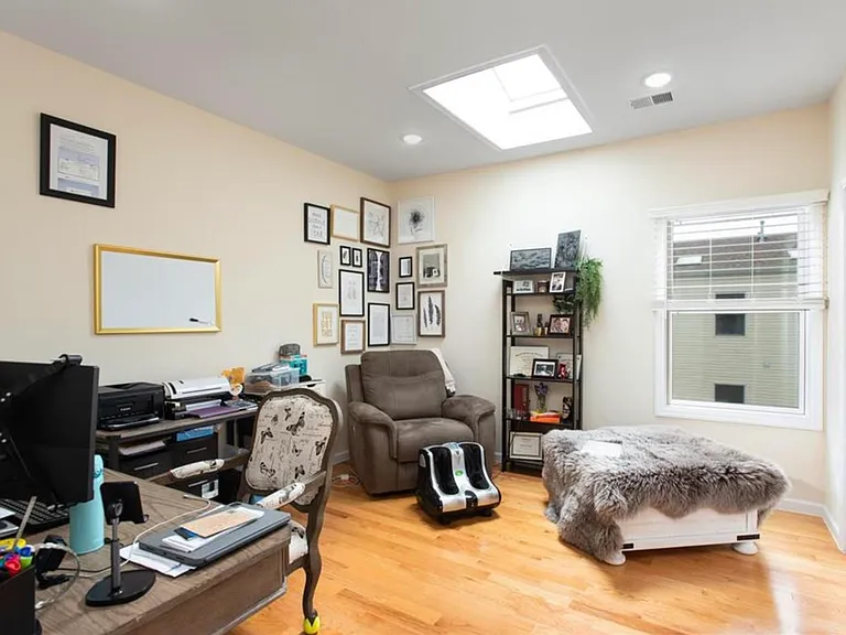 86 Oak St #2 — Photo 5