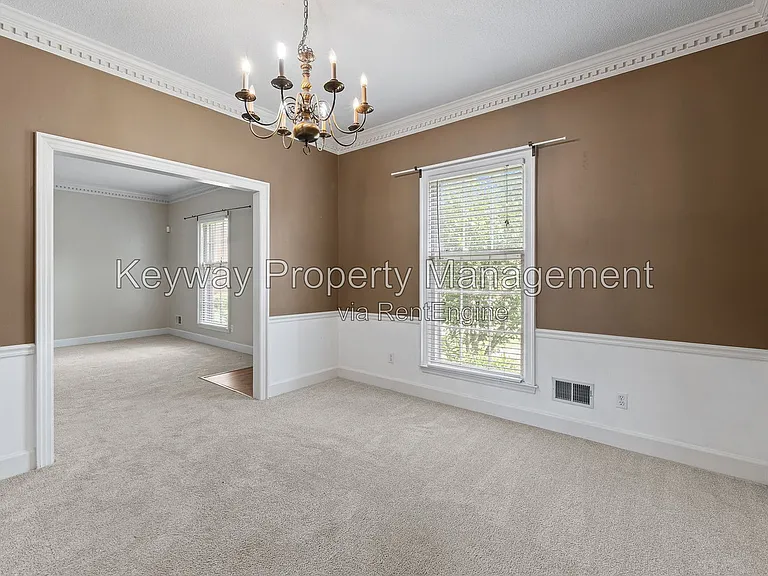 344 Folkstone Cir — Photo 5