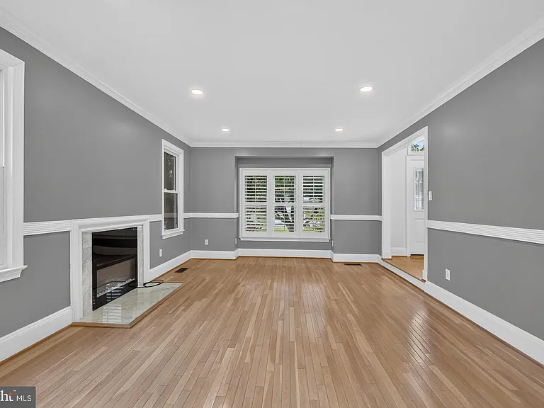 5402 Ashcomb Ct — Photo 11