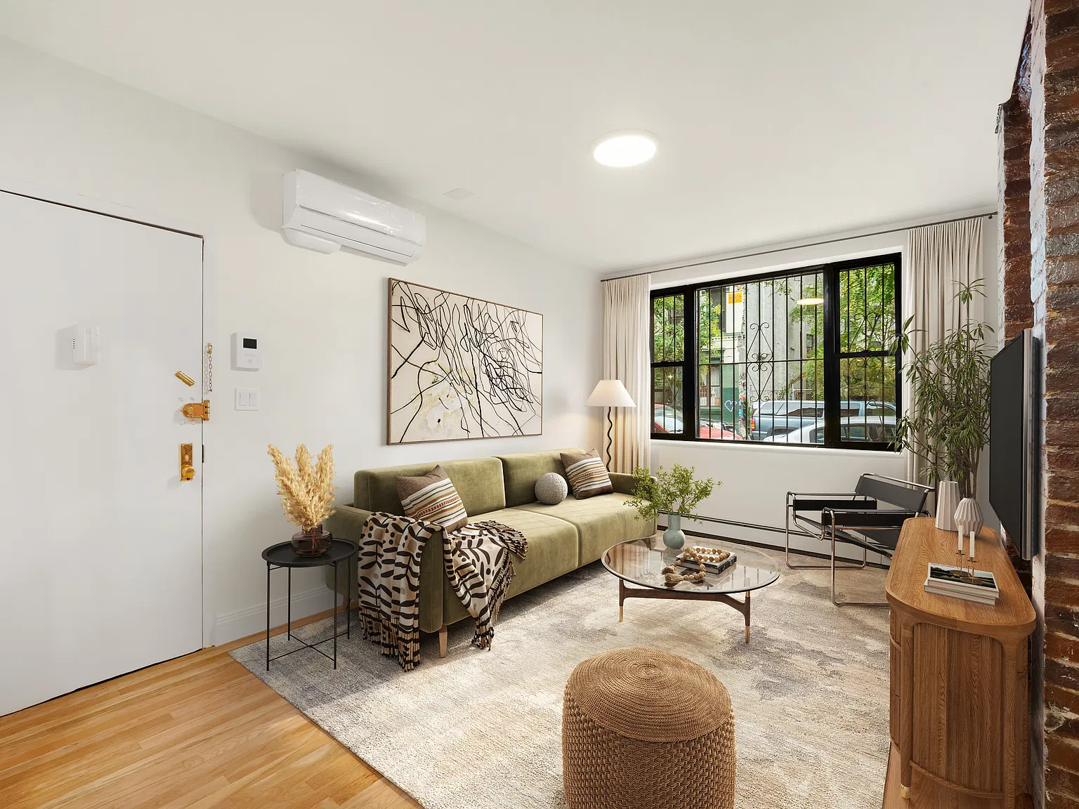 623 East 11th Street — Photo 2