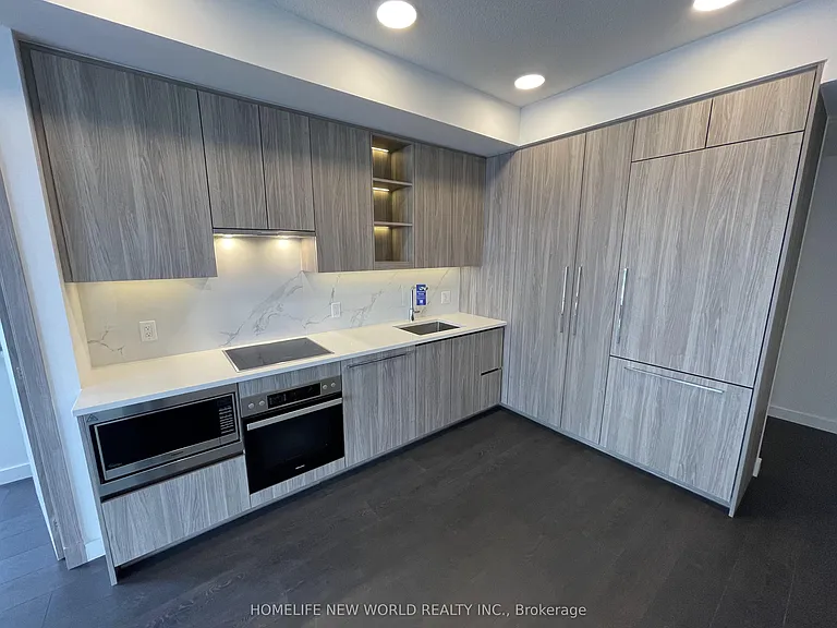 27 McMahon Dr #3001 — Photo 3